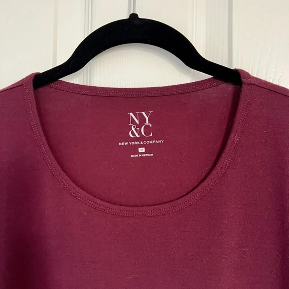 New York & Company Knit Scoop Neck Top Size M Plum - Picture 3 of 5